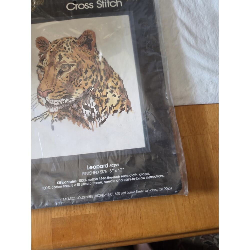 Leopard Cat Counted Cross Stitch Kit & frame 8x10 New Golden Bee 60399 - Picture 3 of 3